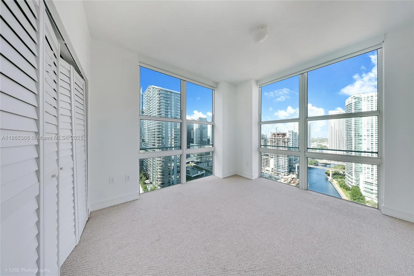 31 SE 5th St # 3421, Miami, FL 33131 photo 9