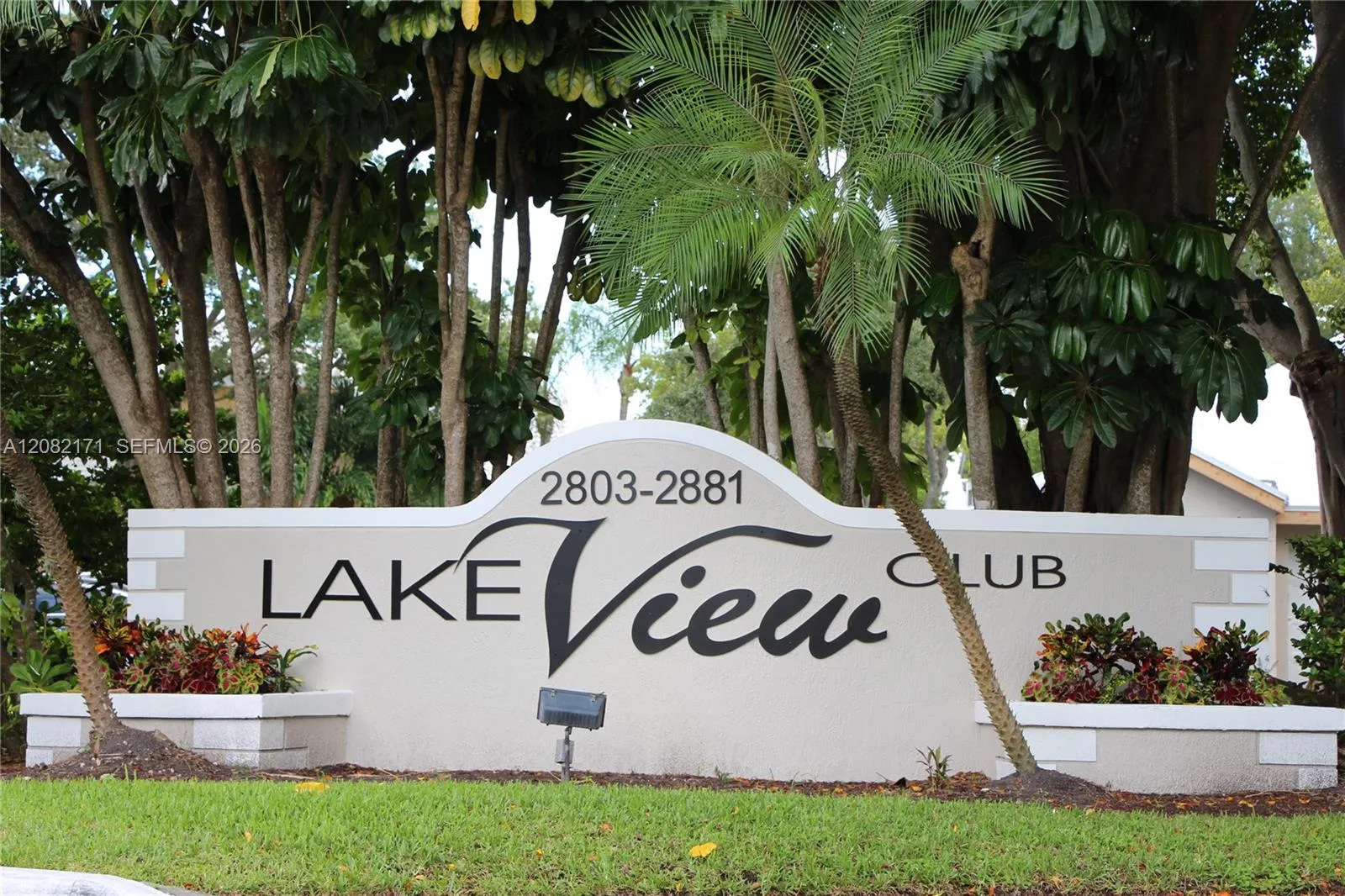 2890 N Oakland Forest Dr # 204, Oakland Park, FL 33309