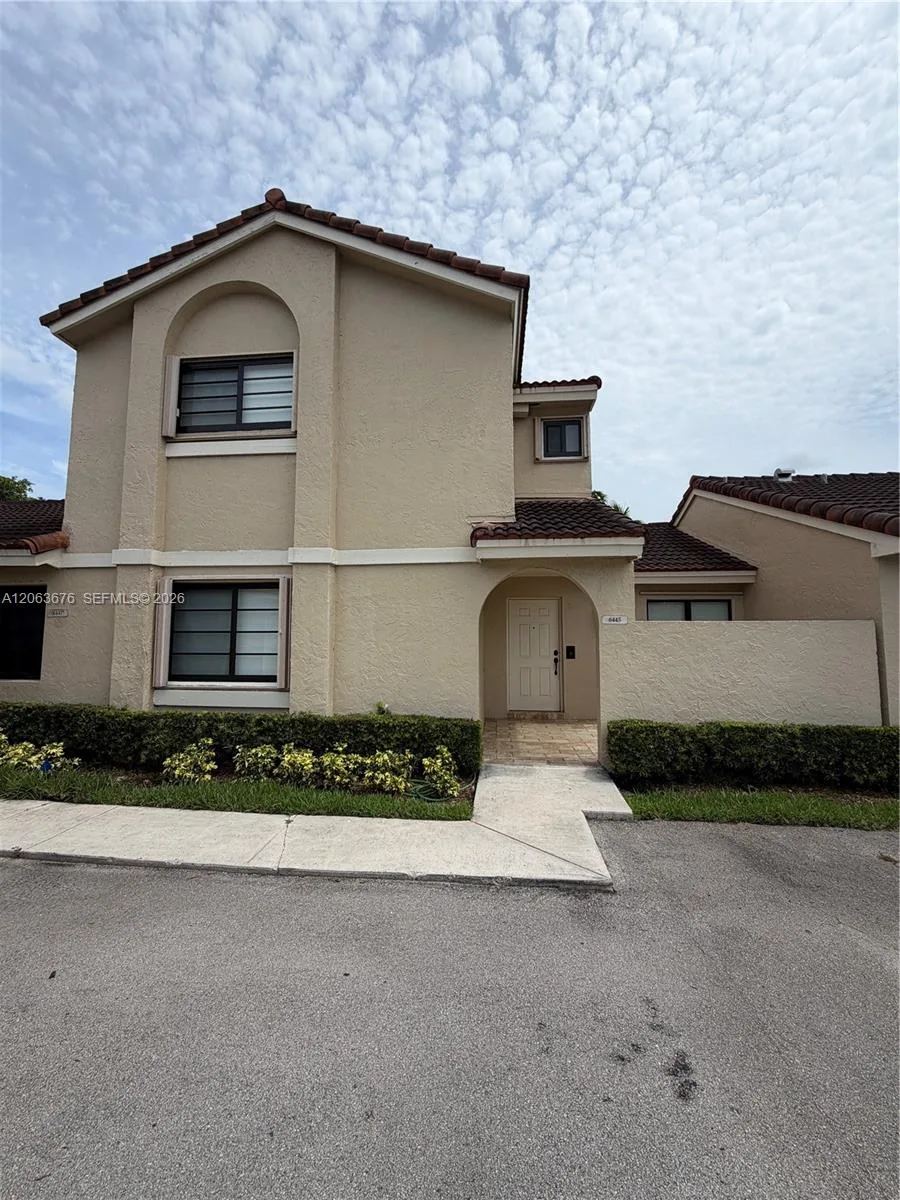 6445 NW 171st St, Hialeah, FL 33015 photo 2