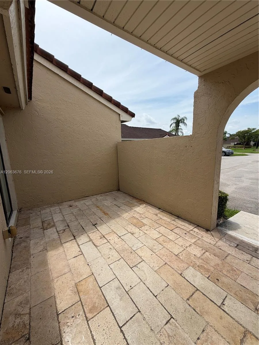 6445 NW 171st St, Hialeah, FL 33015 photo 4