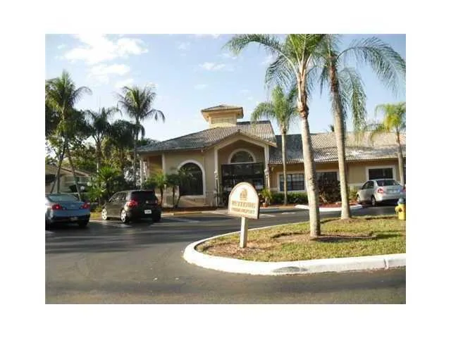 417 E Palm Cir Circle E # 417, Pembroke Pines, FL 33025