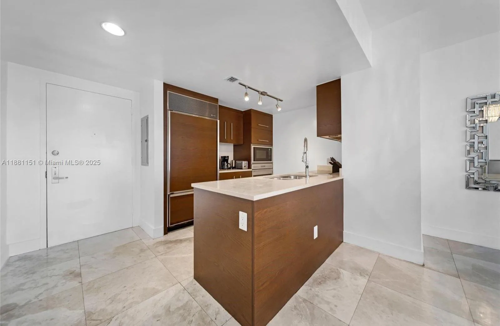 485 Brickell Ave # 2209, Miami, FL 33131 photo 11