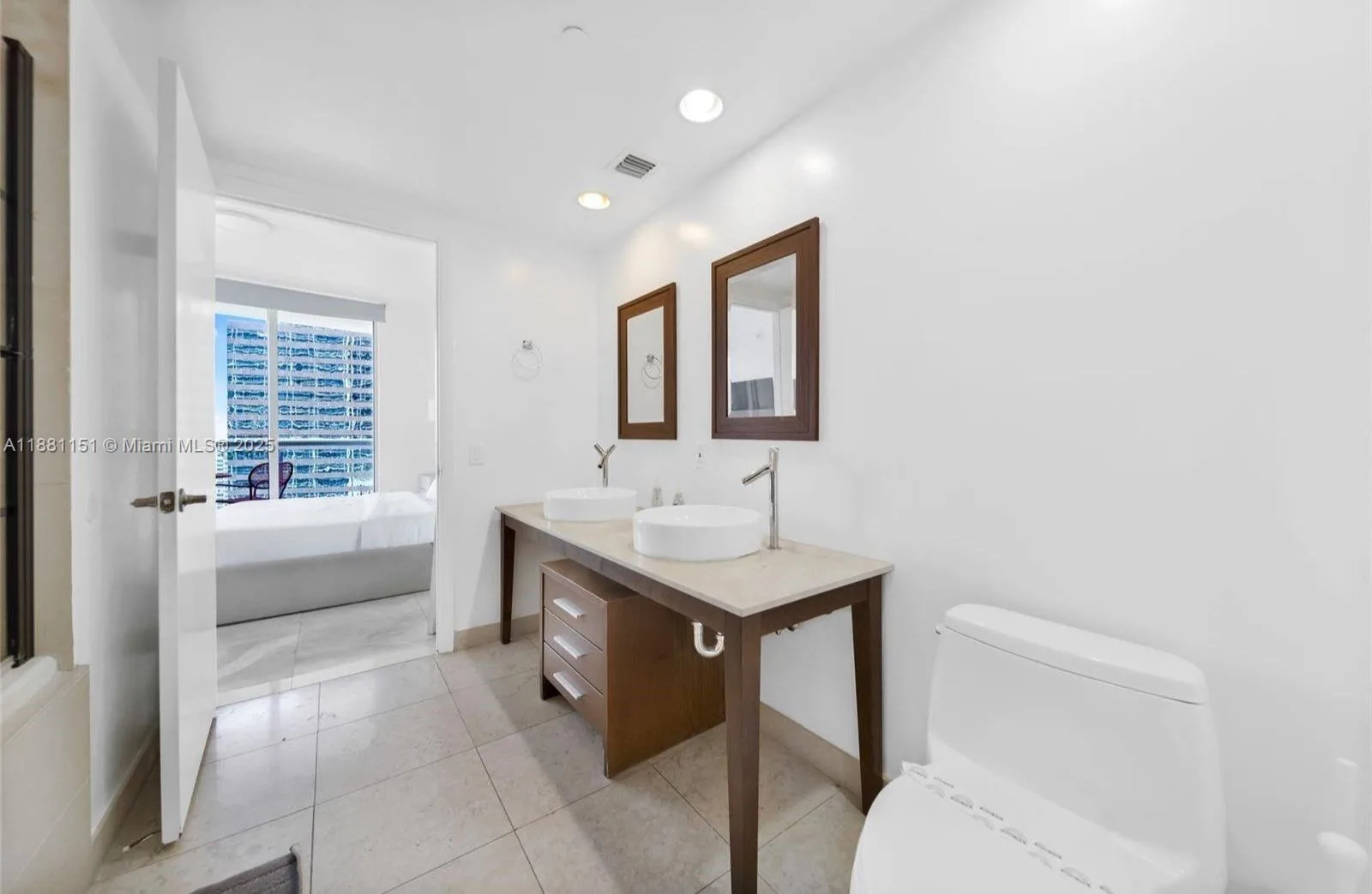 485 Brickell Ave # 2209, Miami, FL 33131 photo 13