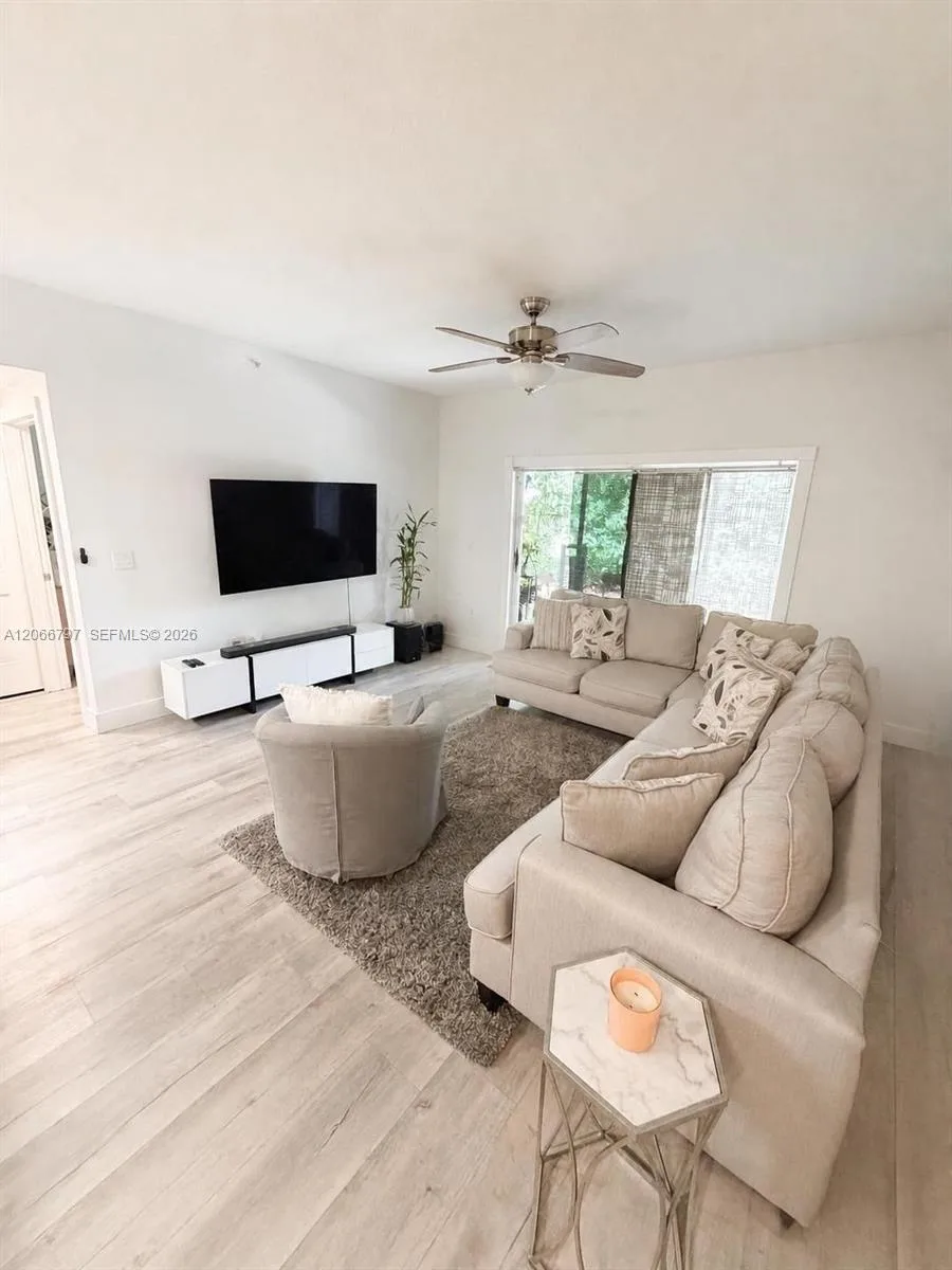 6960 SW 39th St # E102, Davie, FL 33314 photo 11