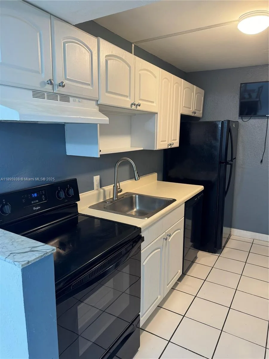 1251 NE 108th St # 602, Miami, FL 33161 photo 3