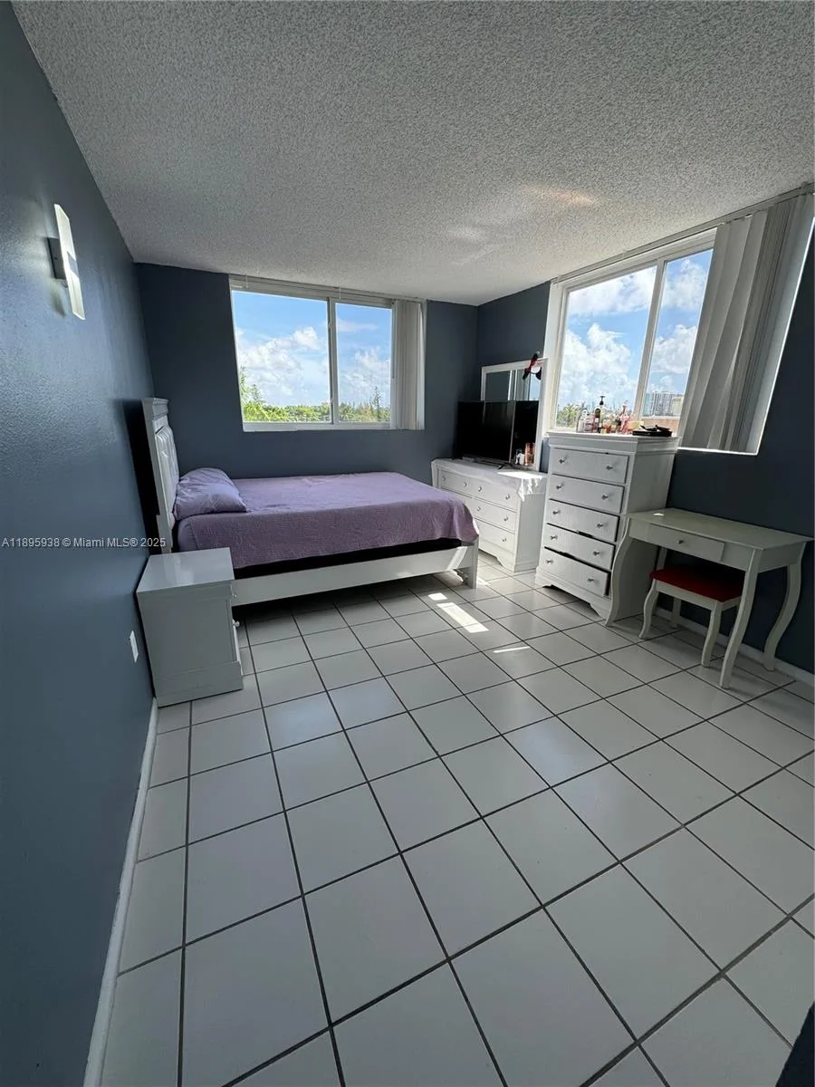 1251 NE 108th St # 602, Miami, FL 33161 photo 5