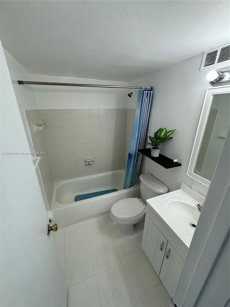 1251 NE 108th St # 602, Miami, FL 33161 photo 8