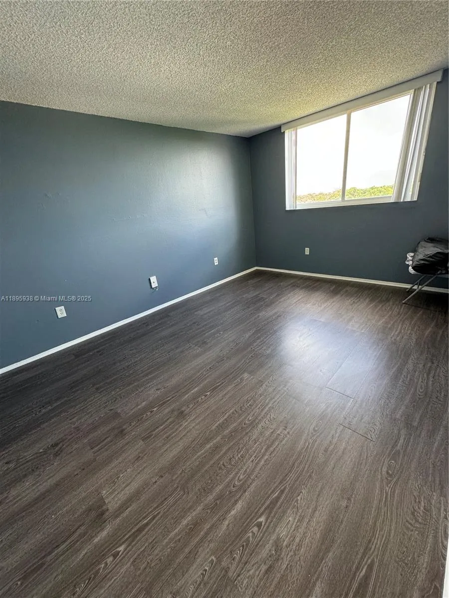 1251 NE 108th St # 602, Miami, FL 33161 photo 9