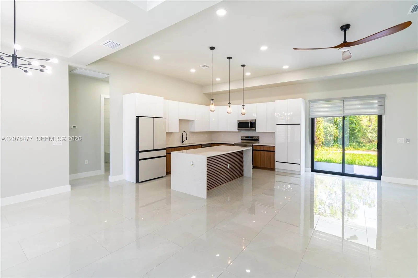 1015 E BAGGET ST, Lehigh Acres, FL 33974 photo 9