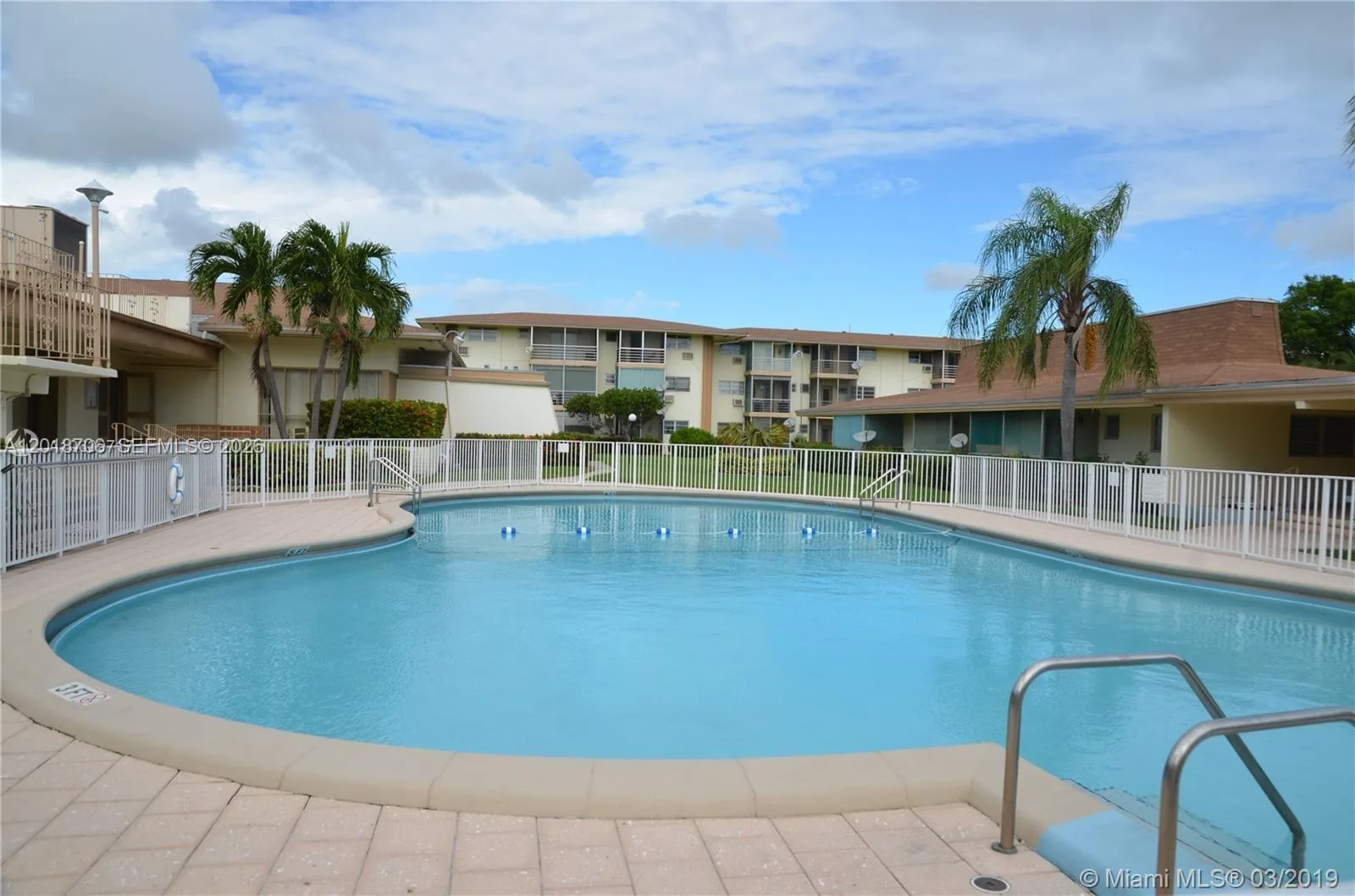 17090 NE 14th Ave # 312, North Miami Beach, FL 33162 photo 2