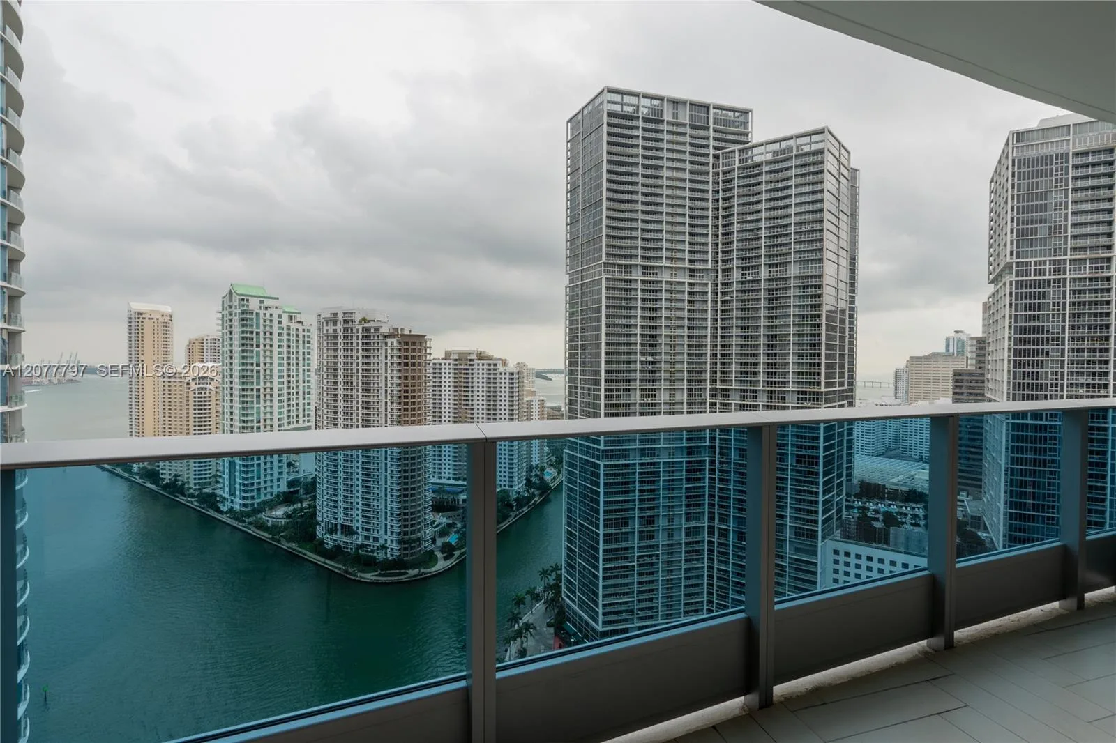 200 Biscayne Boulevard Way # 3305, Miami, FL 33131
