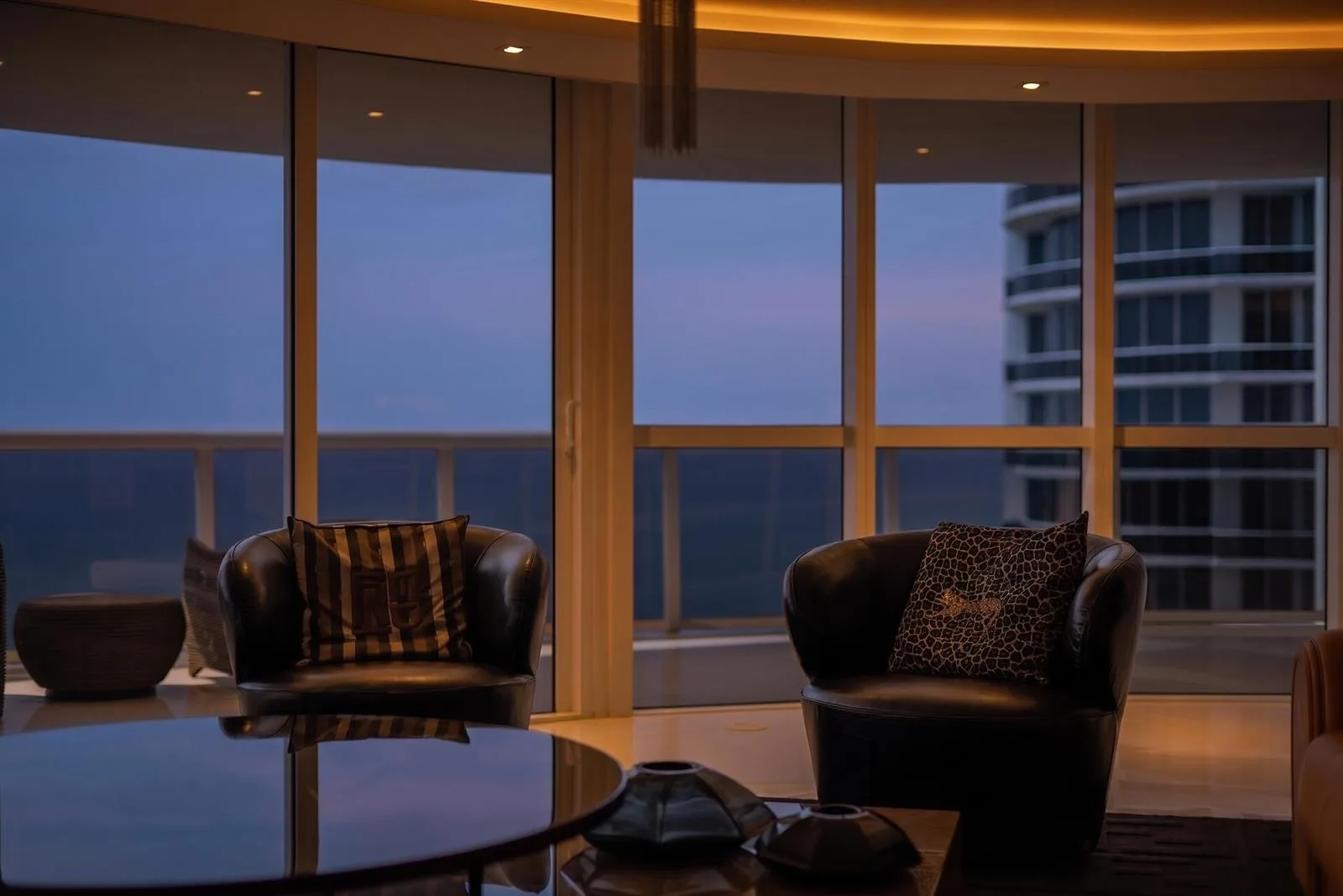 18201 Collins Avenue # PH 5109, Sunny Isles Beach, FL 33160 photo 2