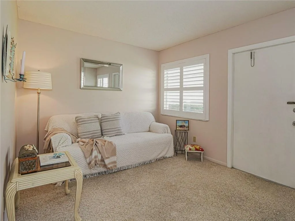 21 Pine Arbor Lane # 104, Vero Beach, FL 32962 photo 4