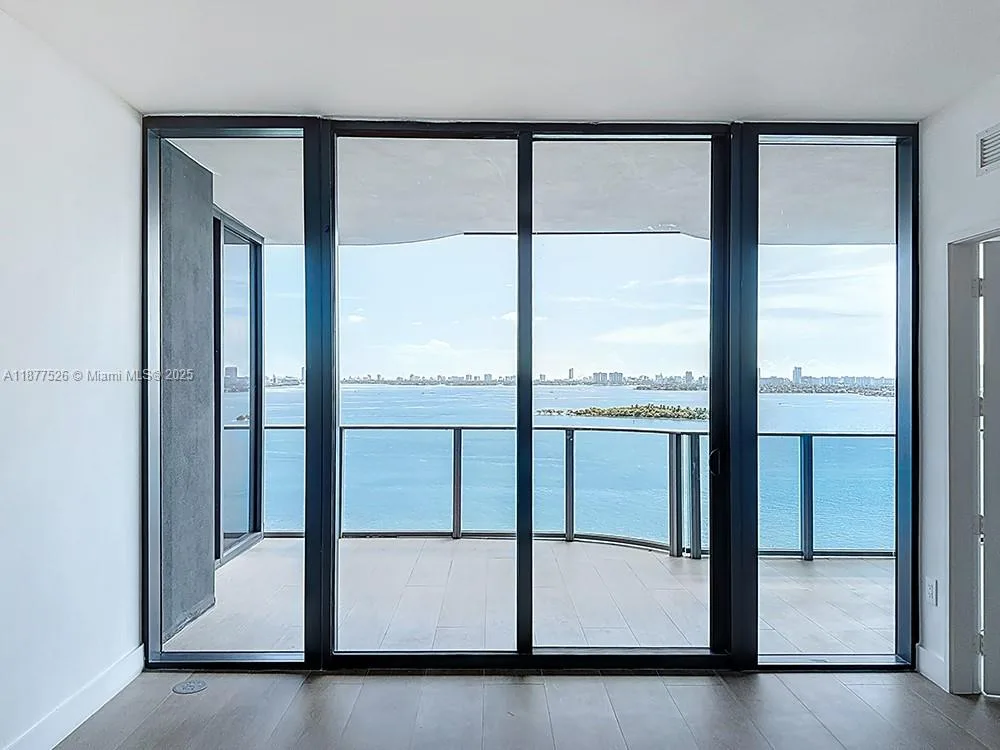 700 NE 24th st. # 1402, Miami, FL 33137 photo 3