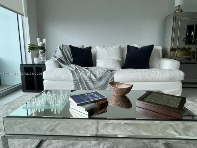 900 Biscayne Blvd # 3207, Miami, FL 33132