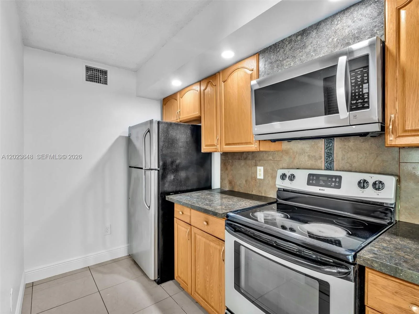 18850 NW 57th Ave # 208, Hialeah, FL 33015 photo 9