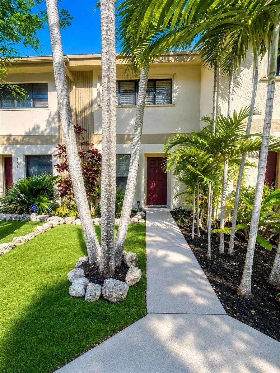 3062 S Oakland Forest Drive # 203, Oakland Park, FL 33309
