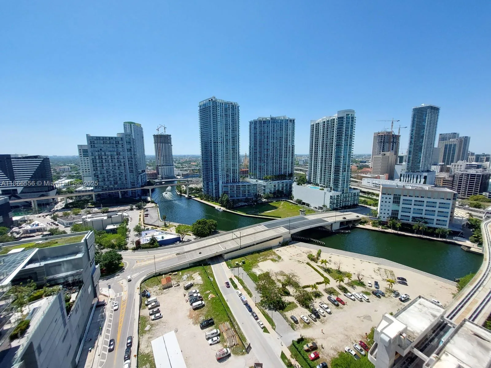 31 SE 6th St # 1405, Miami, FL 33131 photo 12