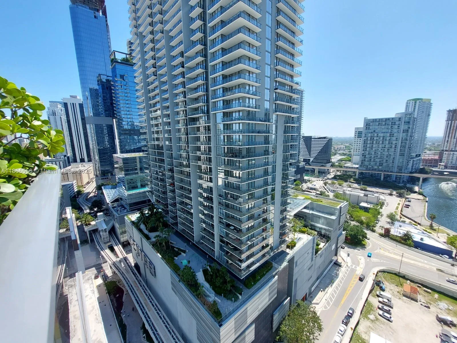31 SE 6th St # 1405, Miami, FL 33131 photo 13