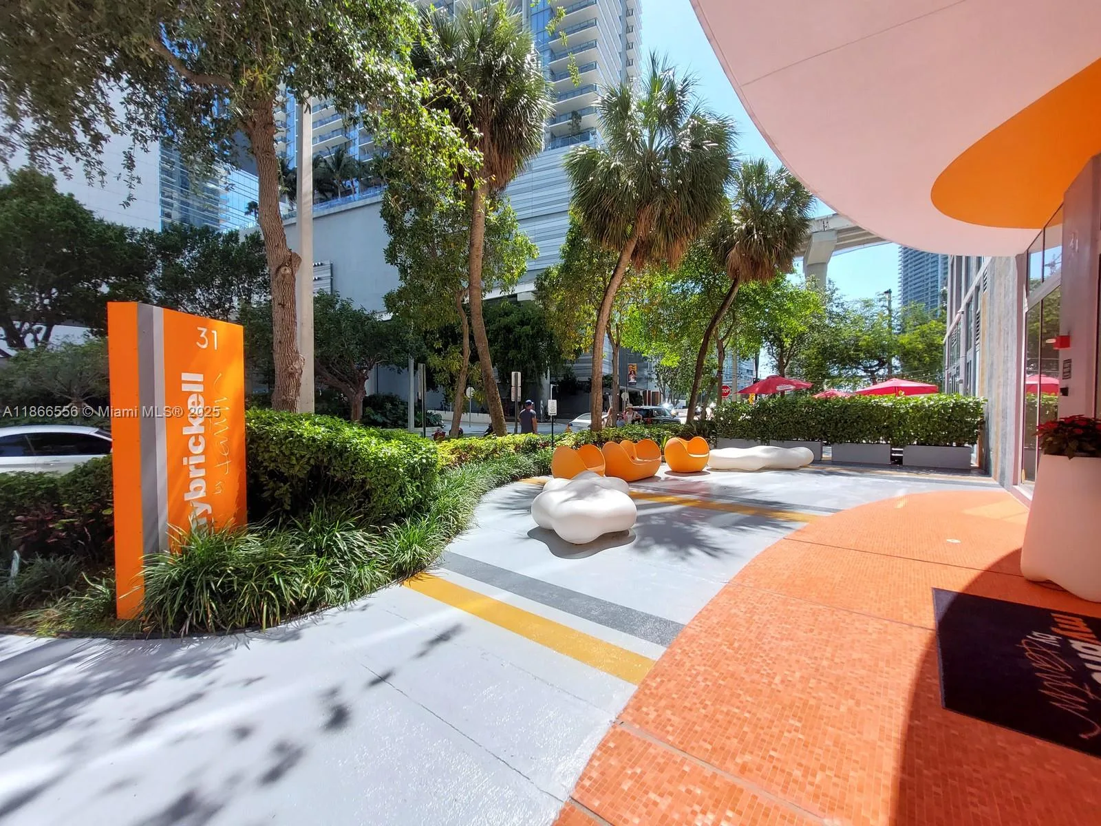 31 SE 6th St # 1405, Miami, FL 33131 photo 2