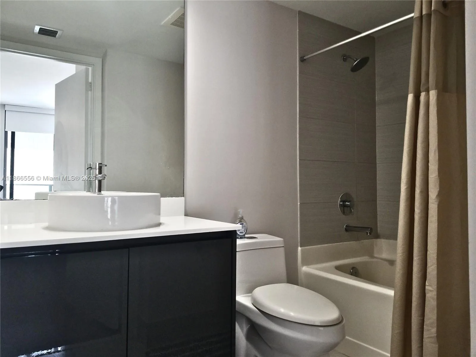 31 SE 6th St # 1405, Miami, FL 33131 photo 6