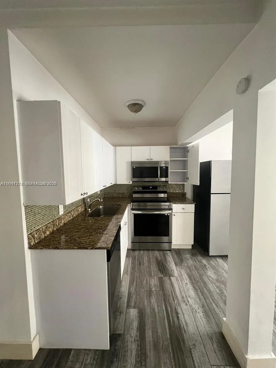 2500 NE 192nd St, Miami, FL 33180 photo 13