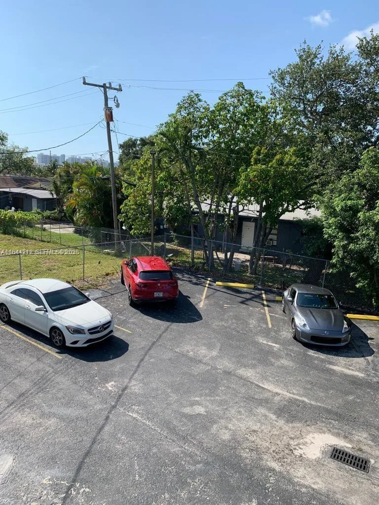 2500 NE 192nd St, Miami, FL 33180 photo 5