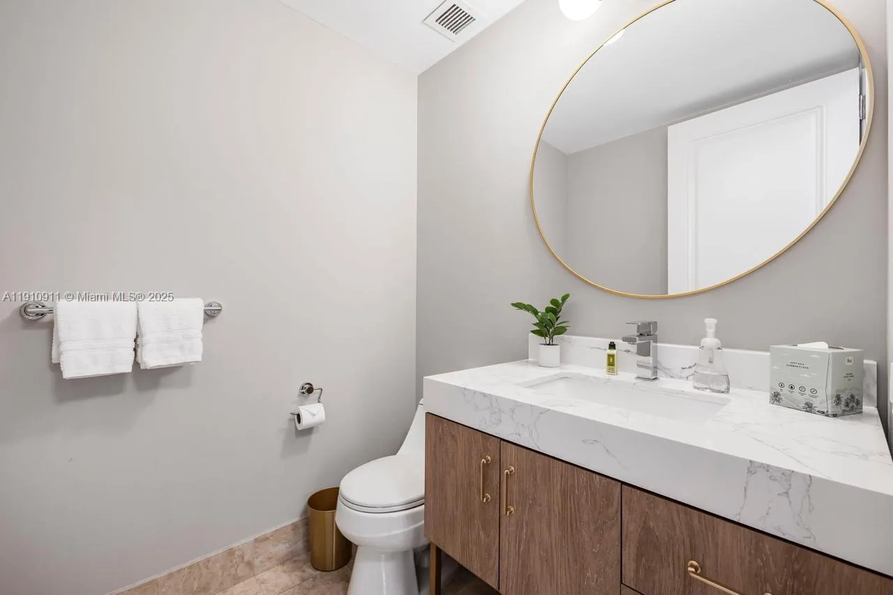 1435 Brickell Ave # 3410, Miami, FL 33131 photo 10