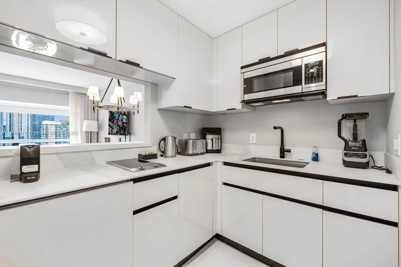 1435 Brickell Ave # 3410, Miami, FL 33131 photo 4