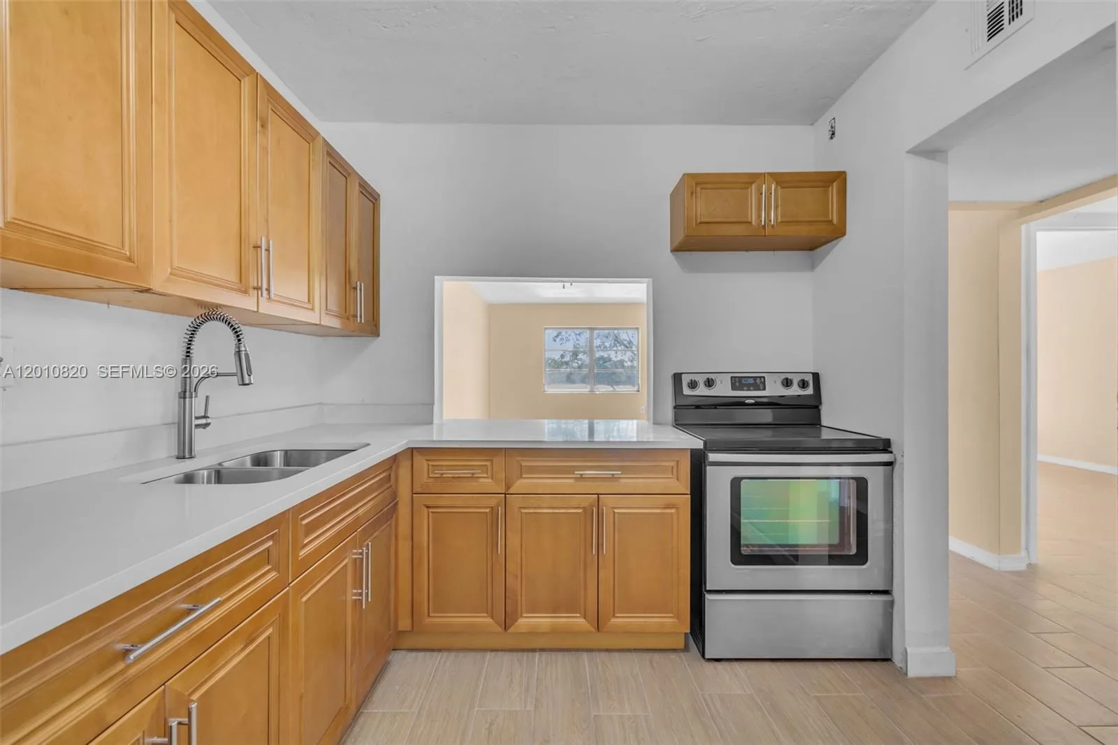 18900 NE 3rd Ct # 520, Miami, FL 33179 photo 2
