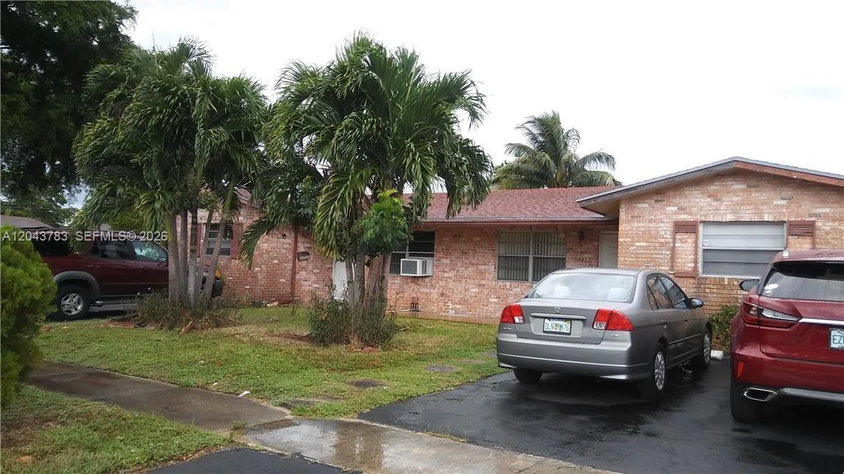 5425 NW 16th Ct # 0, Lauderhill, FL 33313 photo 2
