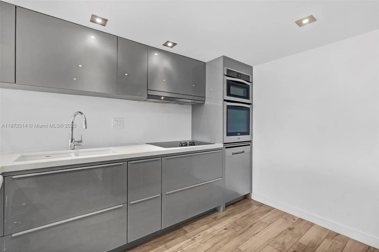 2625 Collins Ave # 318, Miami Beach, FL 33140 photo 13