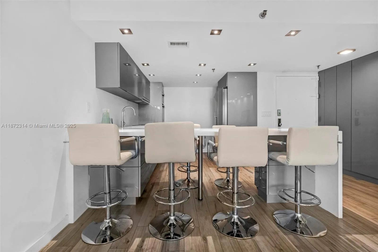 2625 Collins Ave # 318, Miami Beach, FL 33140 photo 4