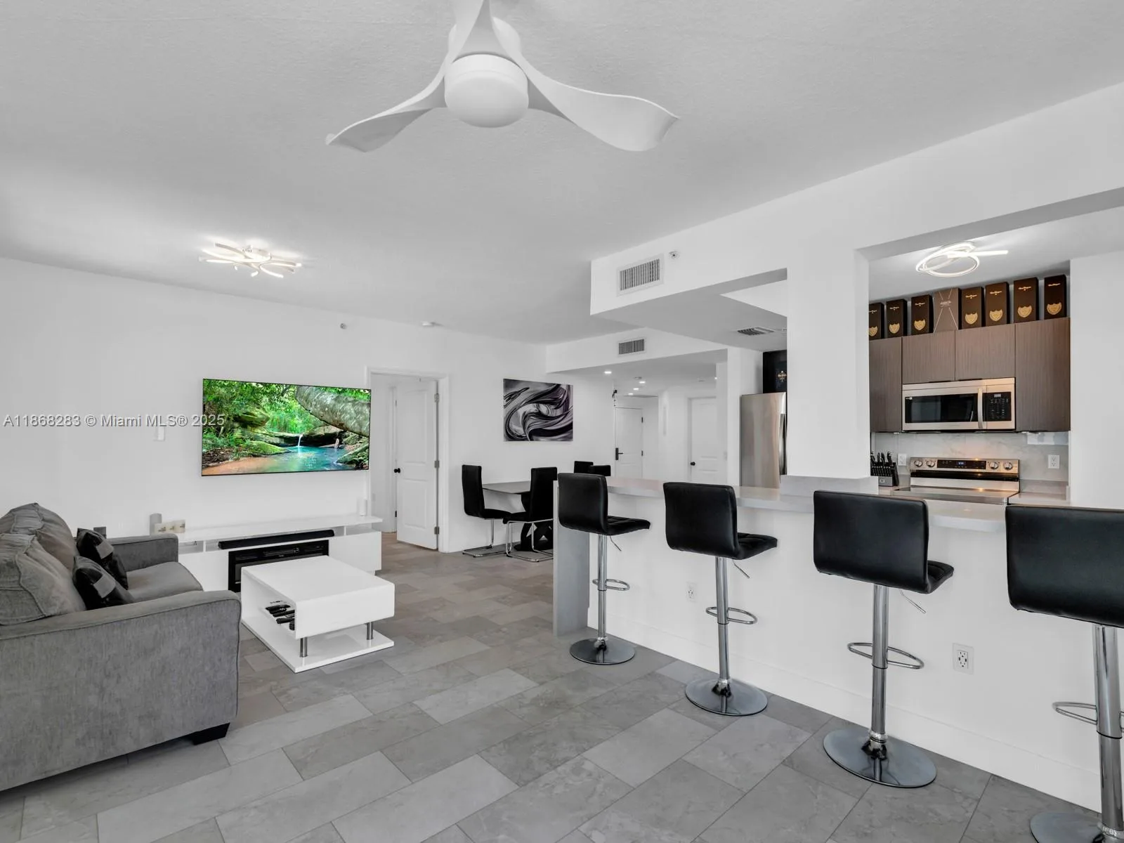 1250 S Miami Ave # 1315, Miami, FL 33130 photo 2