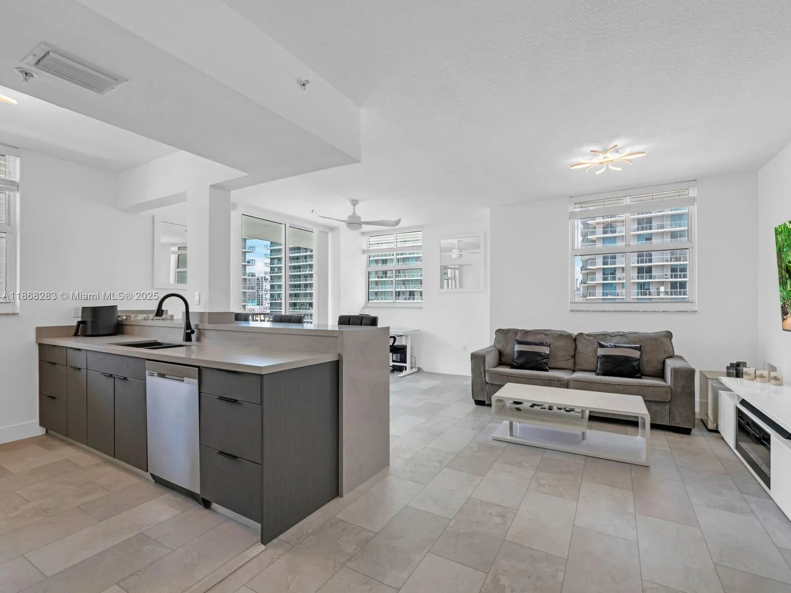 1250 S Miami Ave # 1315, Miami, FL 33130 photo 7