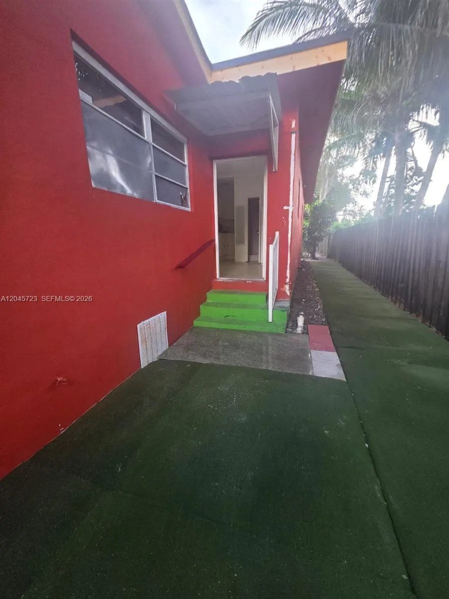10861 NW 22nd Ct # 0, Miami, FL 33167 photo 2