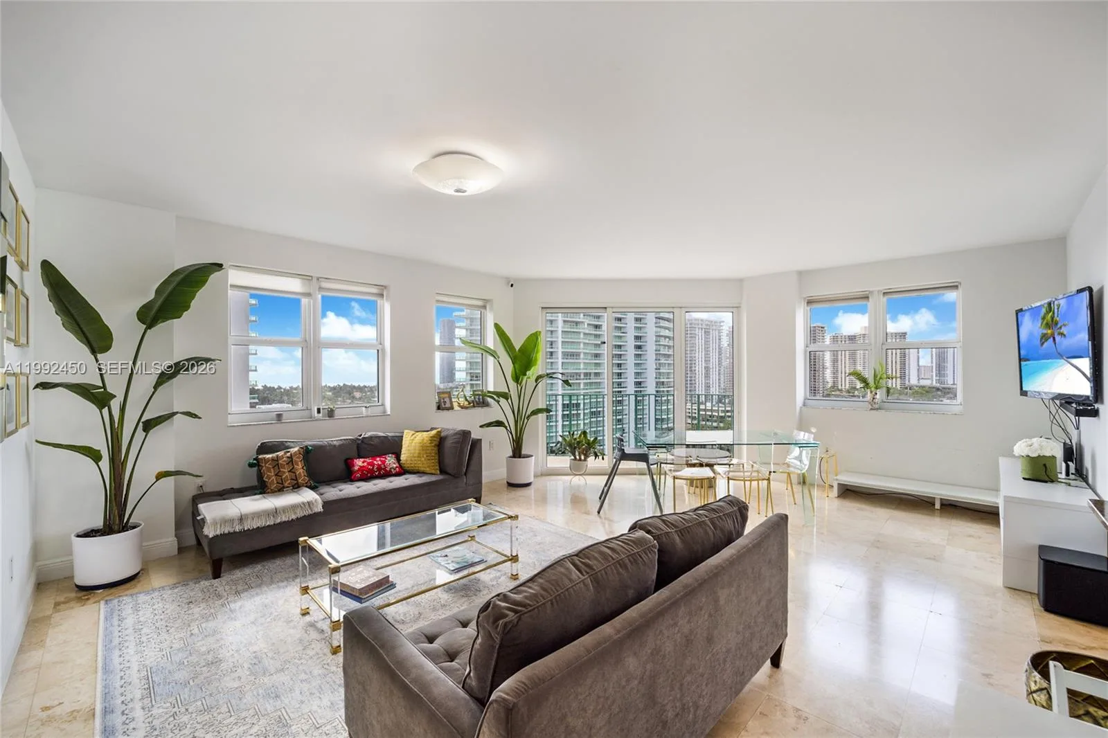 20000 E Country Club Dr # 1211, Aventura, FL 33180