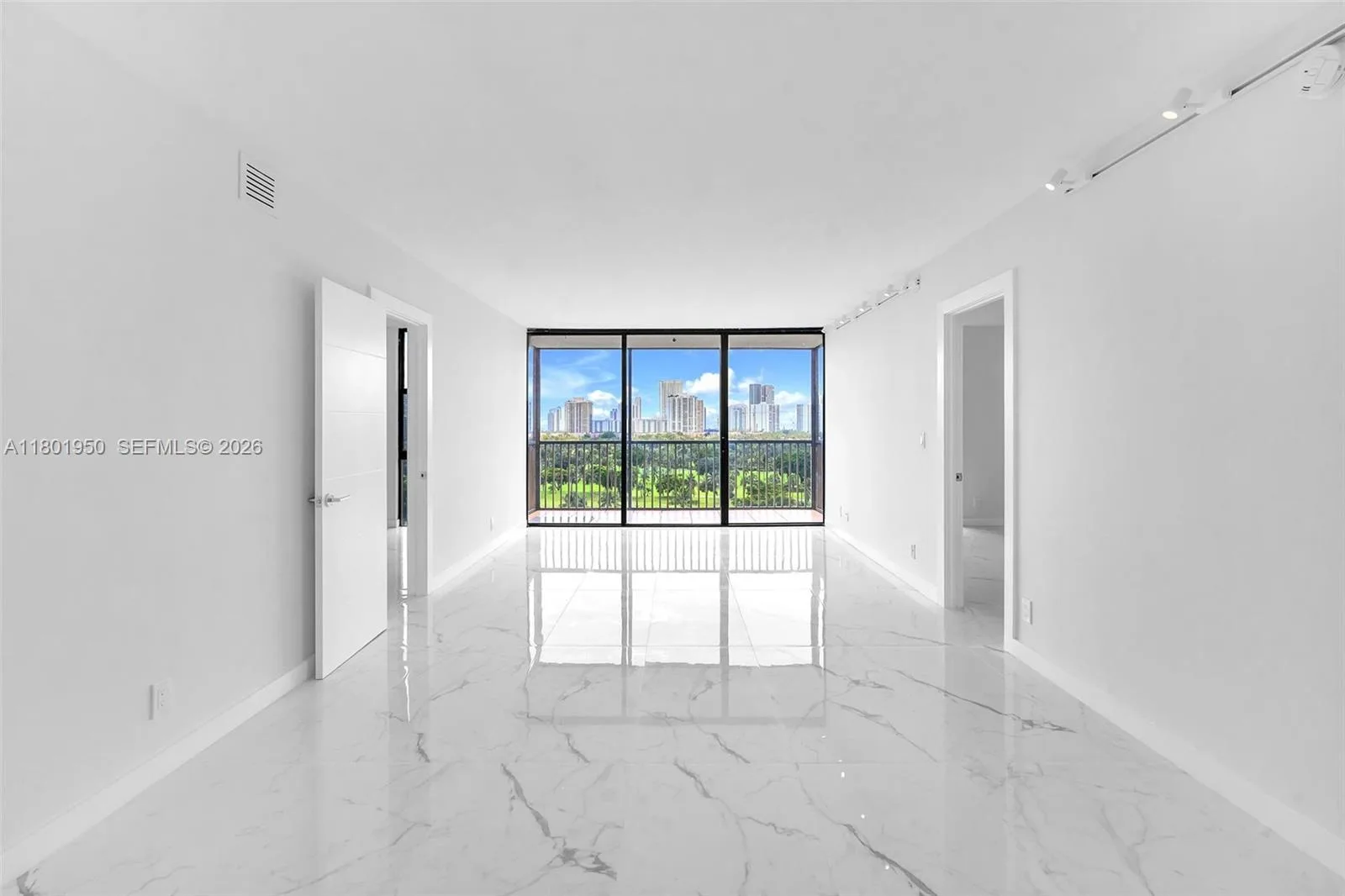 20335 W Country Club Dr # 1108, Aventura, FL 33180 photo 4