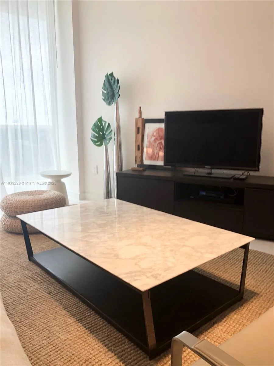 15811 Collins Ave # 805, Sunny Isles Beach, FL 33160