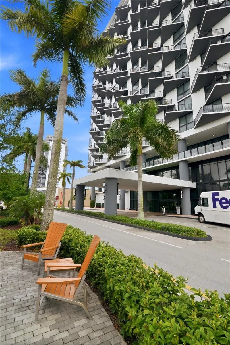 5300 Paseo Blvd # 1803, Doral, FL 33166