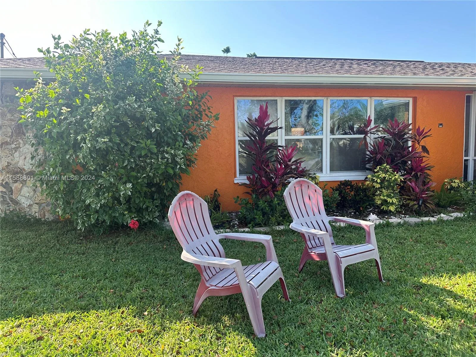4020 Country Club Blvd, Cape Coral, FL 33904 photo 2