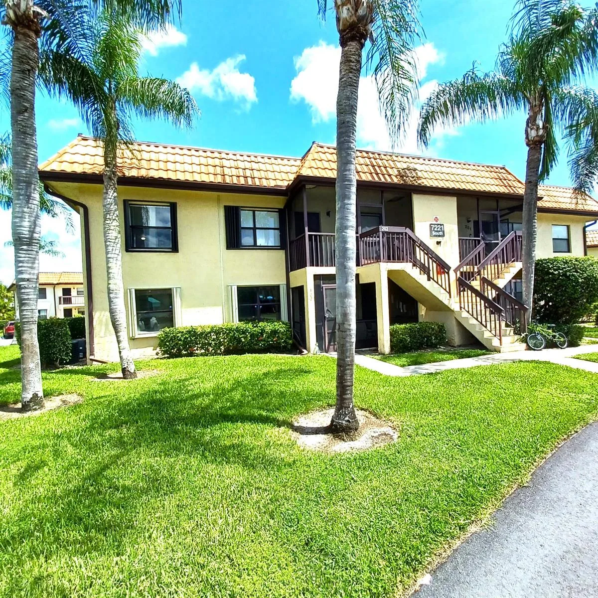 7221 Golf Colony Court # 102, Lake Worth, FL 33467