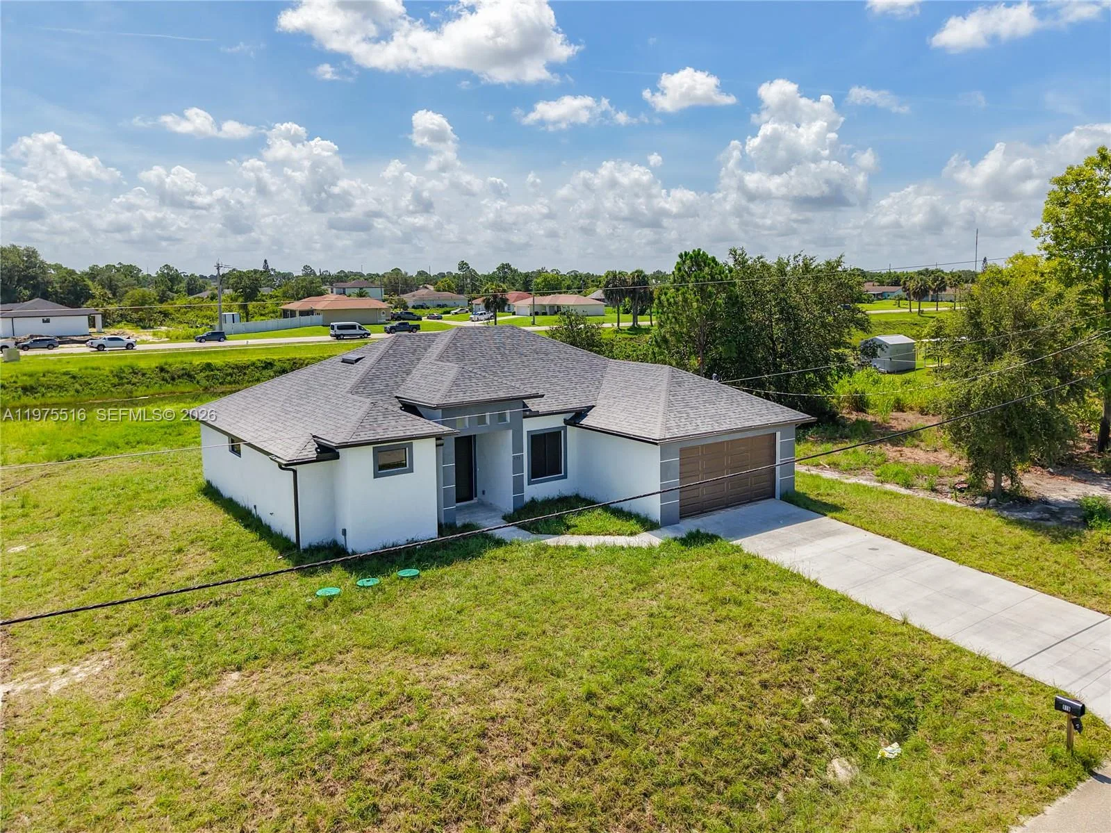 920 Rita N, Lehigh Acres, FL 33971 photo 4
