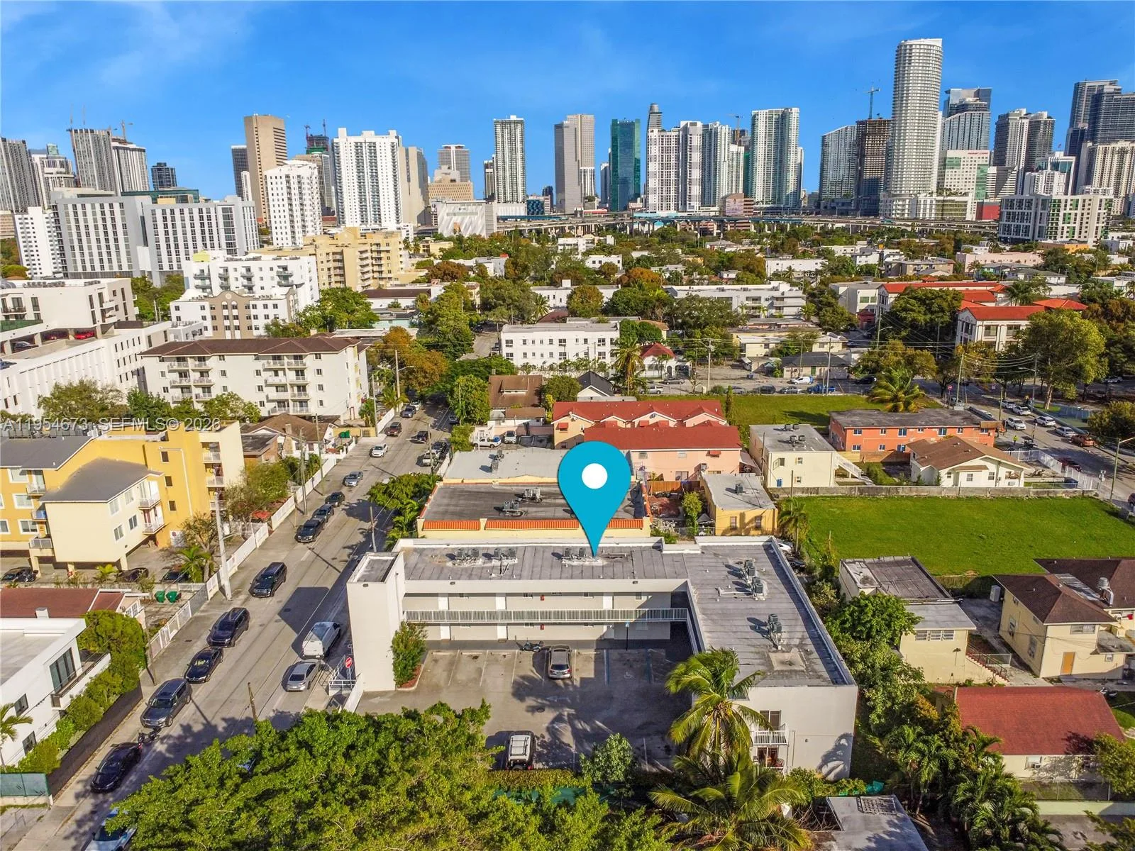 750 SW 2nd St, Miami, FL 33130 photo 2