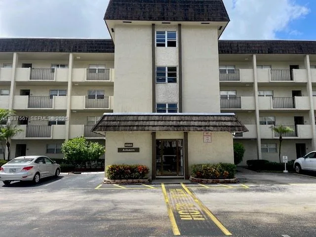 6020 NW 44th St # 406, Lauderhill, FL 33319 photo 2