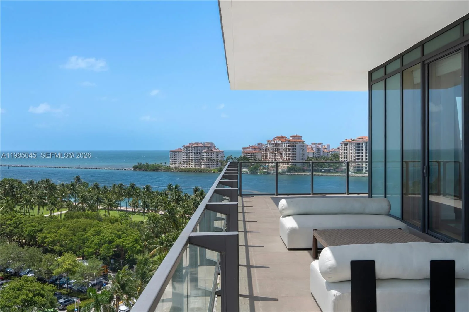 800 S Pointe Dr # 901, Miami Beach, FL 33139 photo 2