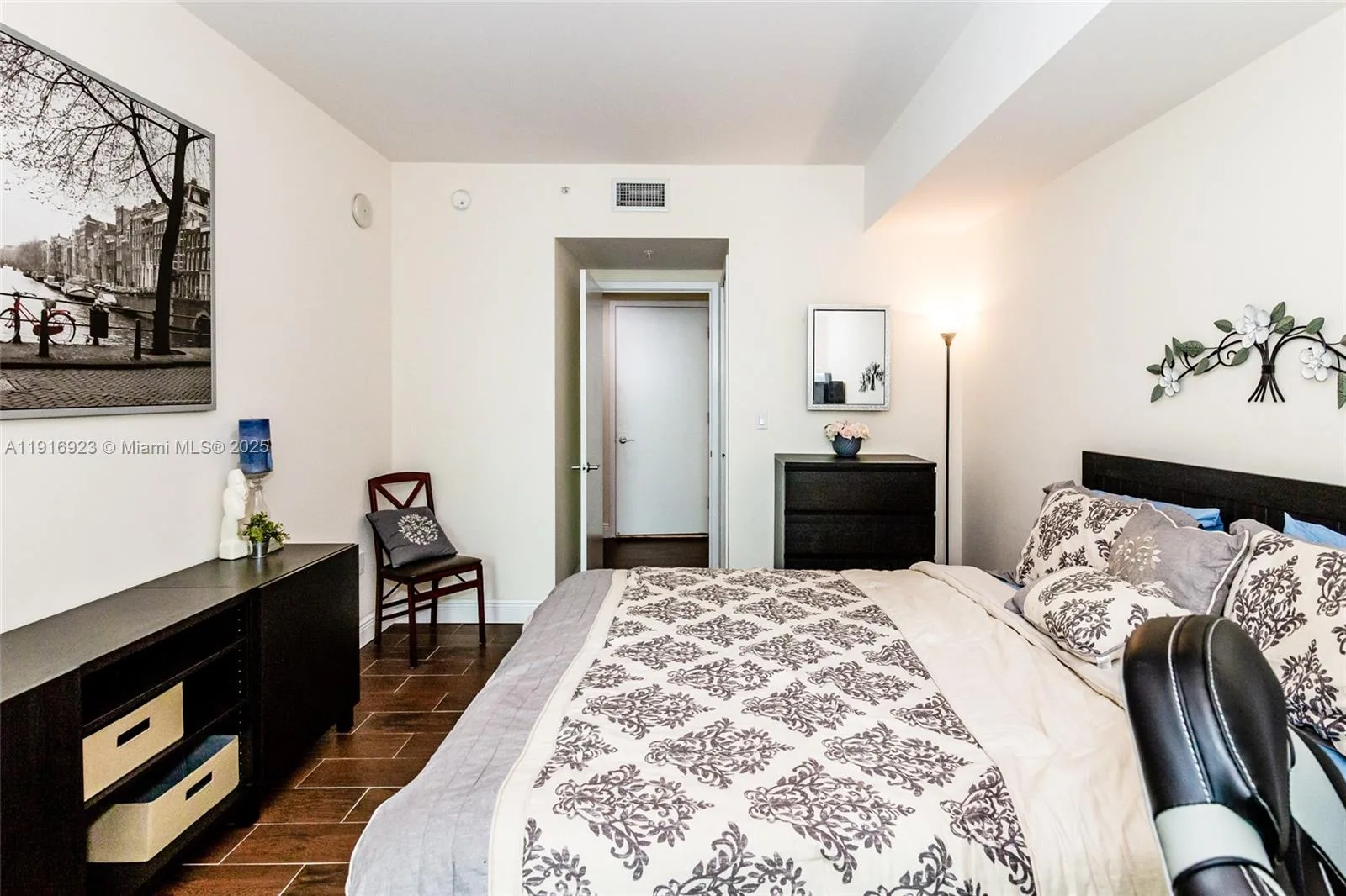218 SE 14th St # 1006, Miami, FL 33131 photo 13