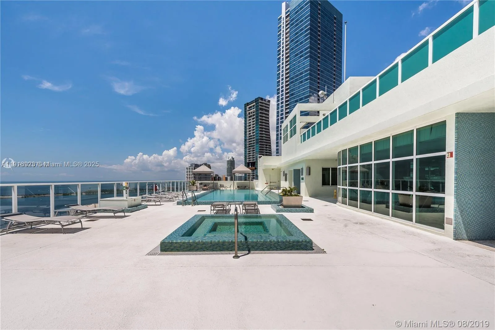 218 SE 14th St # 1006, Miami, FL 33131 photo 2