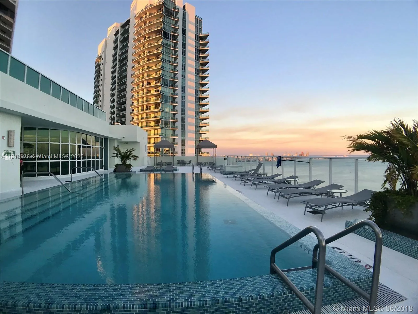 218 SE 14th St # 1006, Miami, FL 33131 photo 3