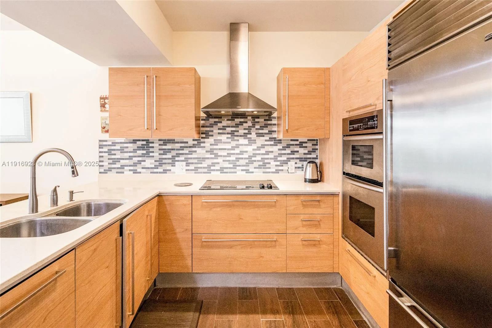 218 SE 14th St # 1006, Miami, FL 33131 photo 9
